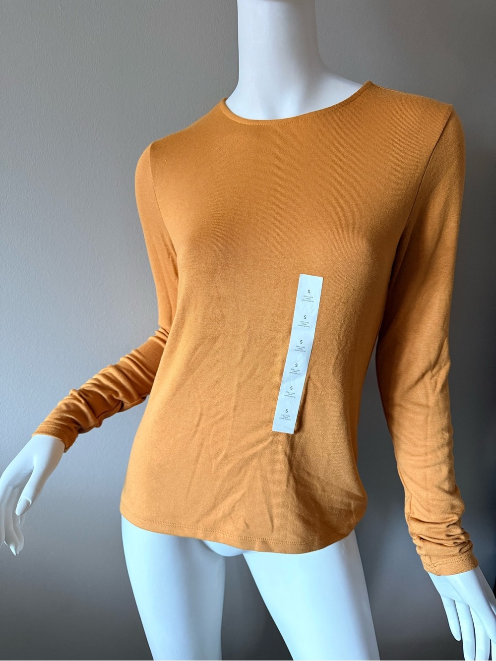 NWT Banana Republic Mustard Yellow Shade Long Sleeve Crewneck Top Fits S-M